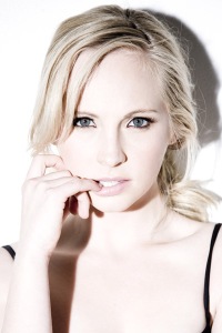[A]Lili Densiour Candice-accola-photoshoots-the-vampire-diaries-tv-show-11350312-400-600